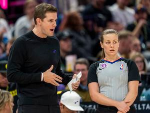 (Rick Egan | The Salt Lake Tribune) Utah Jazz head coach Will Hardy chats with referee Dannica Mosher (89), in NBA action between the Utah Jazz and the Phoenix Suns, at Vivint Arena, on Friday, Nov. 18, 2022.