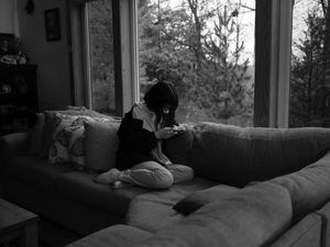 (Annie Flanagan | The New York Times)

A teenage girl at her home in Minnesota on Oct. 28, 2021.