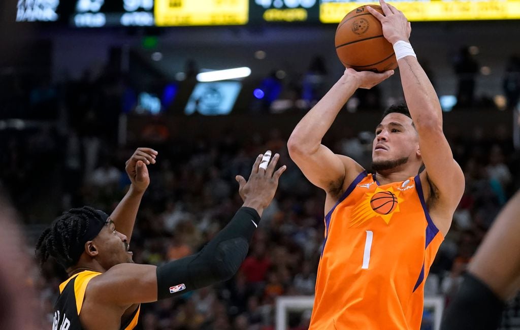 NBA-best Suns overcome 17-point deficit in fourth to beat Jazz