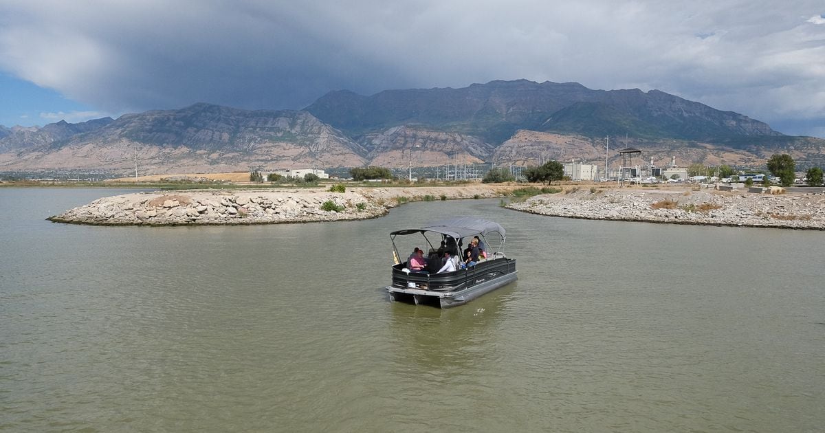 Utah Lake's would-be dredgers demand controversial island project be reinstated - Salt Lake Tribune