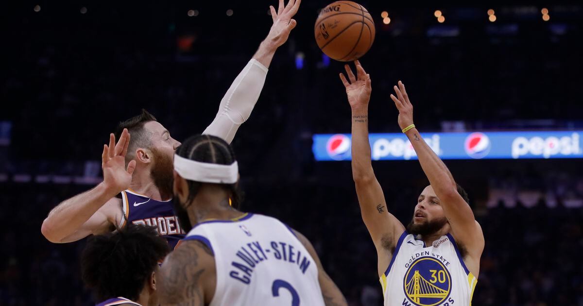 Stephen Curry breaks left hand in another embarrassing Warriors loss