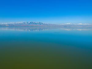 (Trent Nelson  |  The Salt Lake Tribune) Utah Lake on Wednesday, Jan. 26, 2022.