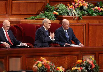 (The Church of Jesus Christ of Latter-day Saints)
President Russell M. Nelson, with counselors Dallin H. Oaks, left, and Henry B. Eyring, right, smiles at conferencegoers before the start of the broadcast at the Conference Center on Temple Square in Salt Lake City during the morning session of General Conference on Saturday, Oct. 1, 2022.