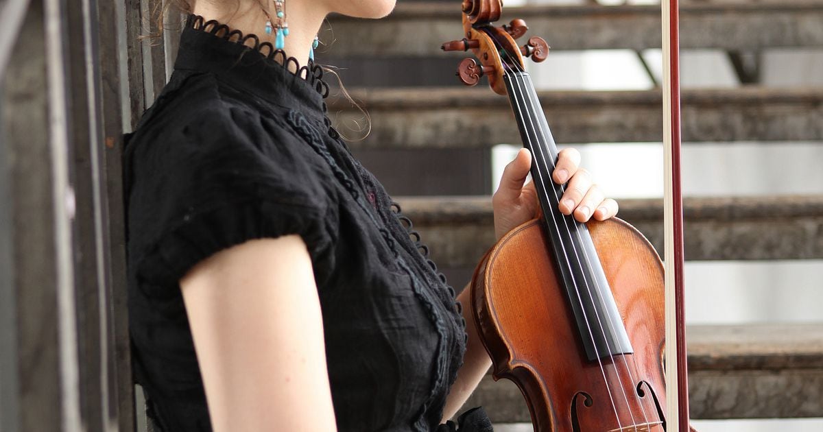Hilary Hahn, one of the world’s bestknown violinists, is flawless in