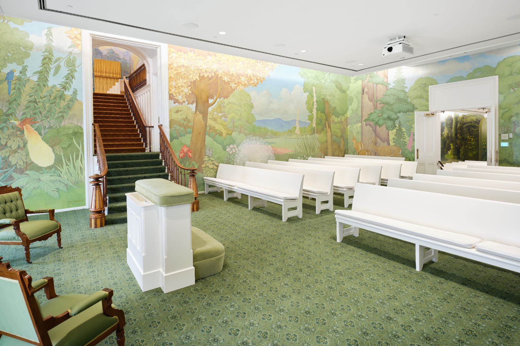 (The Church of Jesus Christ of Latter-day Saints) An ordinance room in the Manti Temple.