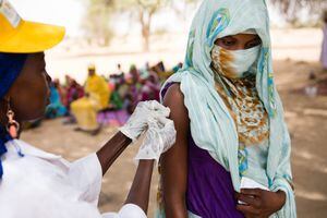 (Photo courtesy of UNICEF and The Church of Jesus Christ of Latter-day Saints)
Latter-day Saint Charities has supported global immunization initiatives led by UNICEF and the World Health Organization. Here, a woman receives a vaccination in Chad.