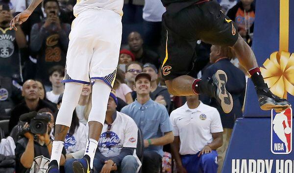 NBA roundup: Kevin Durant delivers on both ends, Warriors beat Cavaliers 99-92