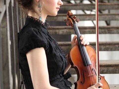 Superstar violinist Hilary Hahn reigns in Utah Symphony outing