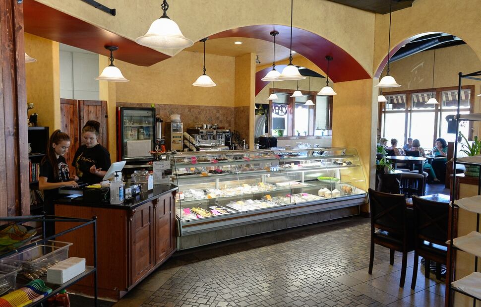 Thaiinfluenced Fav Bistro in Holladay delivers with quirky and classic