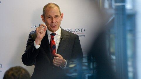 Disclosures show Utah Rep. John Curtis bought stocks boosted by coronavirus. He says the real story isn’t so stark.