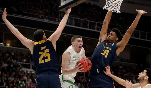 Yeah, the Pac-12 needed this: Oregon is in the Sweet 16, with the same defense that stymied Utah.