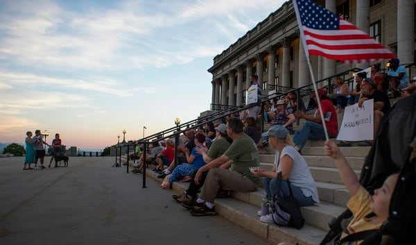 Crowd at Utah Capitol calls Trump out for corruption