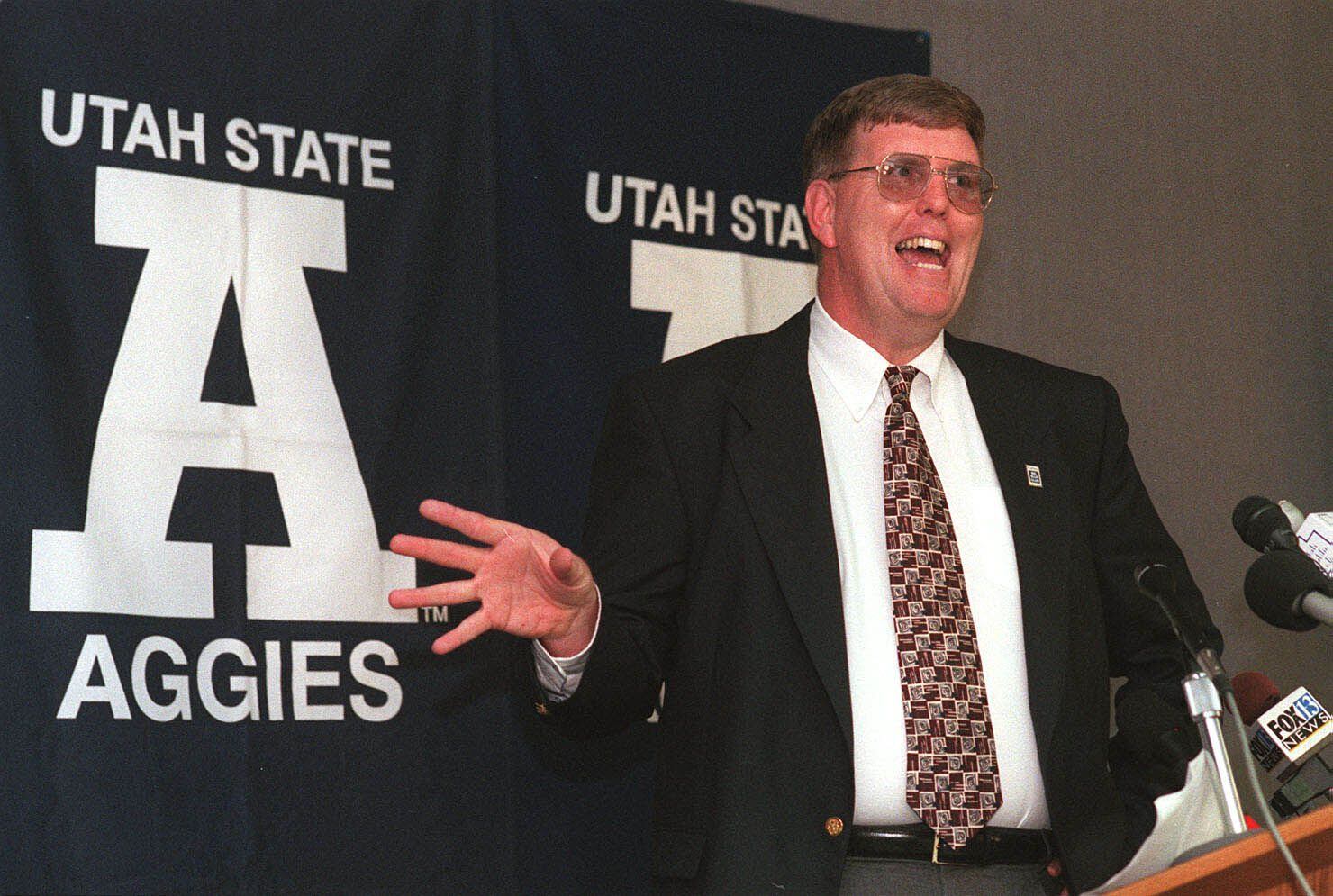 (Rick Egan | The Salt Lake Tribune) Stew Morrill during his introductory news conference in 1998.