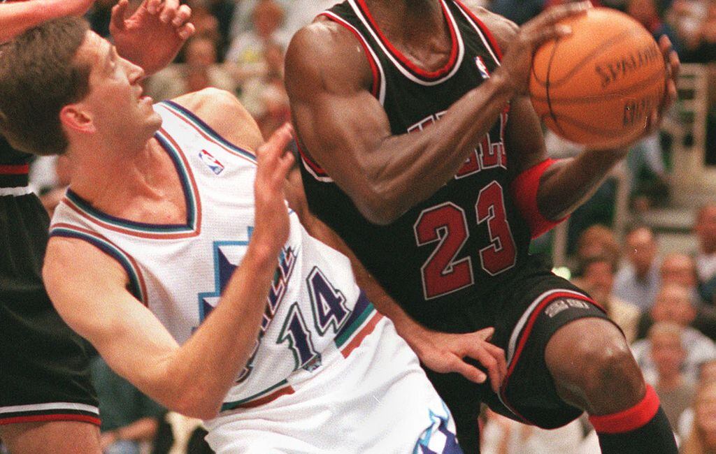 Utah Jazz History: Jeff Malone and the Jazz beat the Chicago Bulls