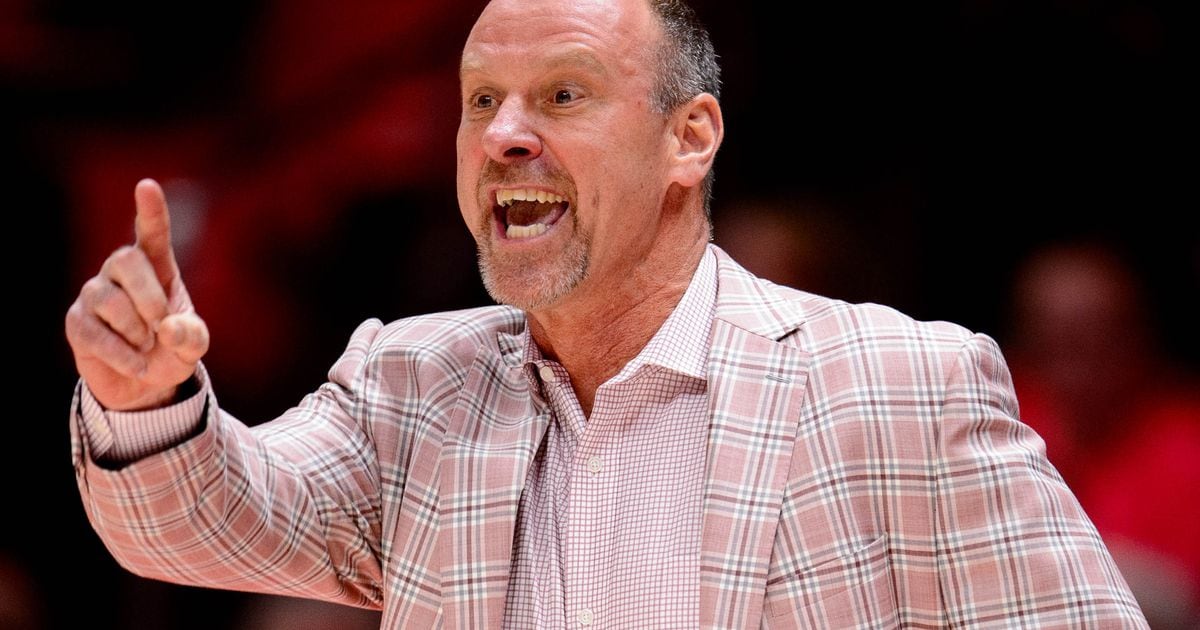 Utah men’s basketball coach Larry Krystkowiak experimenting with his