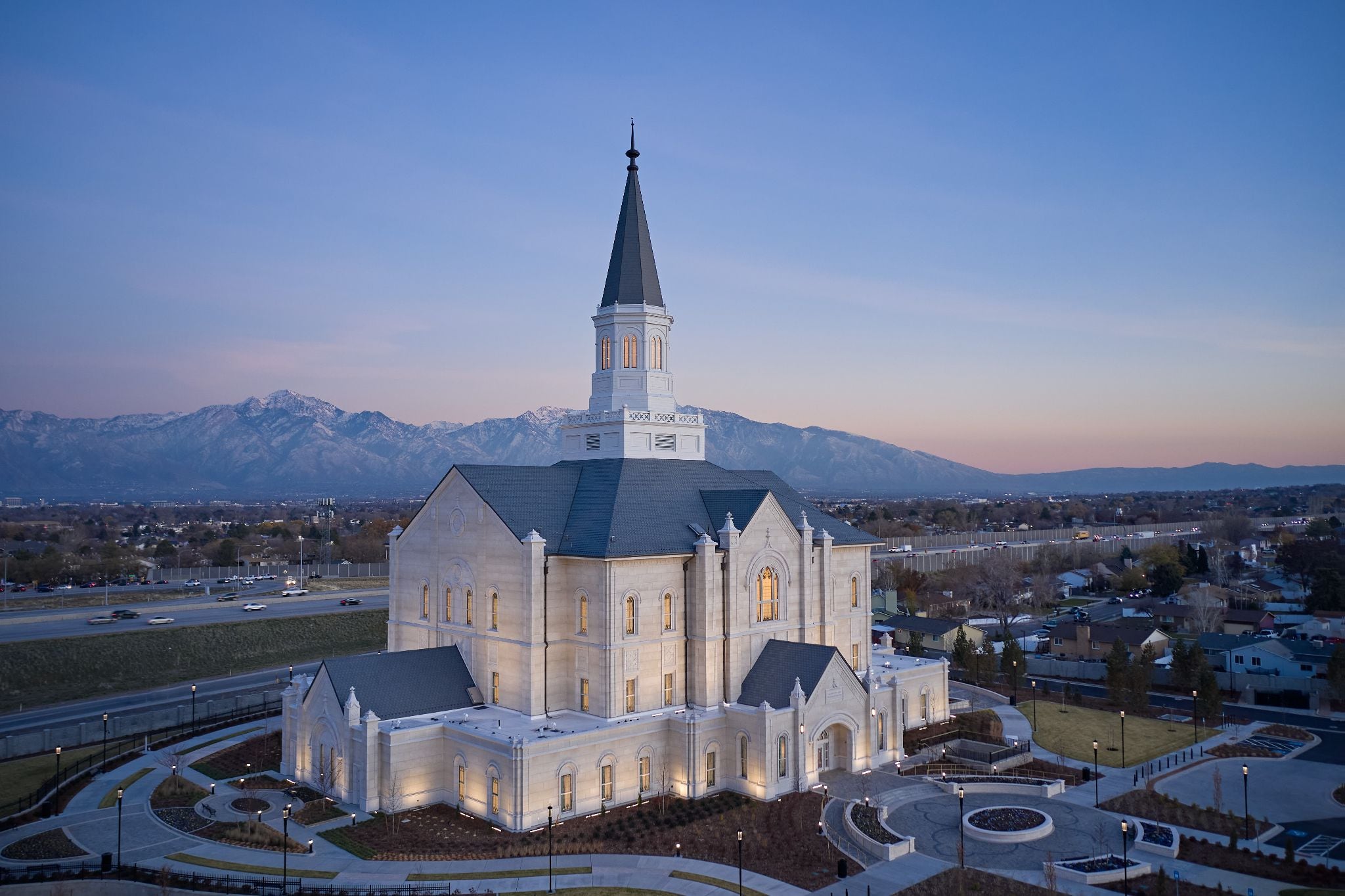 (The Church of Jesus Christ of Latter-day Saints) The Taylorsville Temple.