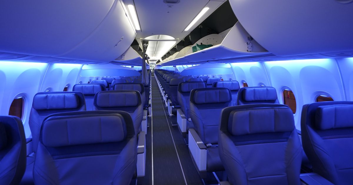 Alaska Airlines Grounds Fleet of Boeing 737 Max 9 Jets After Midair ...