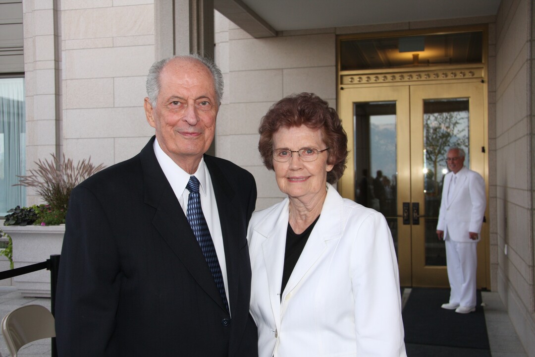 (Photo courtesy of Intellectual Reserve) Elder Robert D. Hales and his wife, Mary.