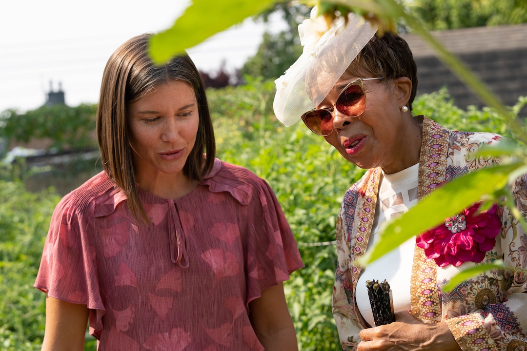 (Francisco Kjolseth | The Salt Lake Tribune) Salt Lake City Mayor Erin Mendenhall, left, tours the city’s newest community garden at Richmond Park with  Jackie Thompson on Wednesday, Aug. 4, 2021.