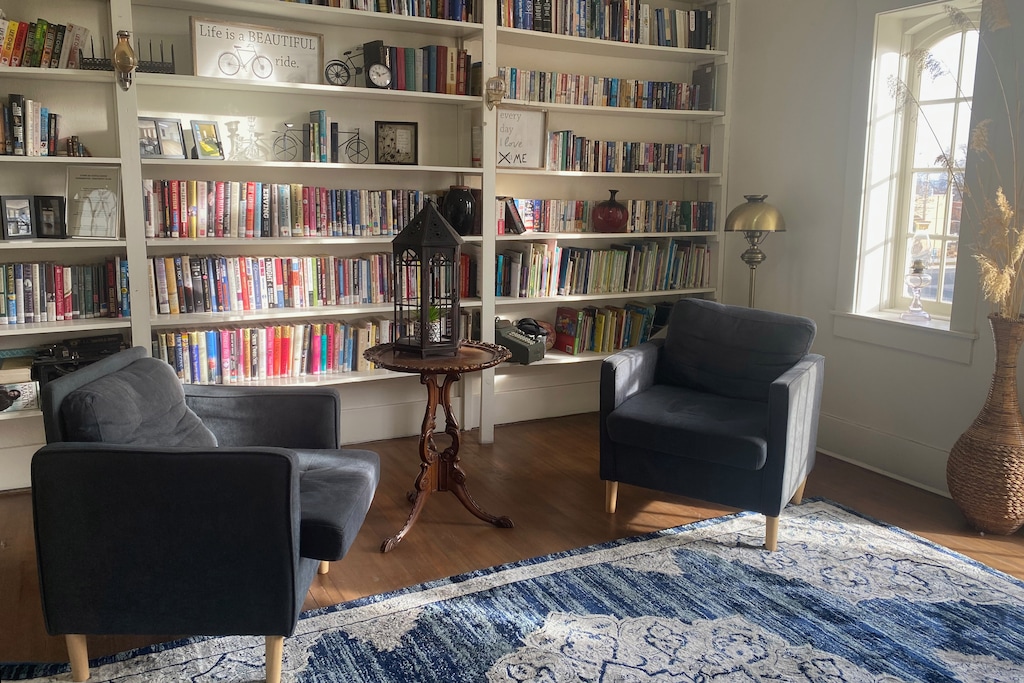 (Lillian Mongeau Hughes for KFF Health News) The library and therapy room at Castle Ridge Behavioral Health in Castle Dale, Utah, is meant to be a peaceful place to study and think for people recovering from substance use disorder.