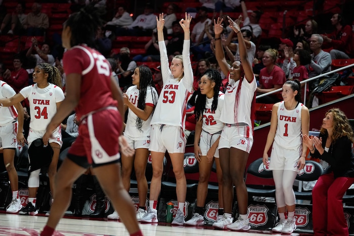 (Francisco Kjolseth | The Salt Lake Tribune) The Utah bench erupts with a three pointer as the University of Utah hosts the Oklahoma Sooners in women’s NCAA basketball in Salt Lake City on Wednesday, Nov. 16, 2022.