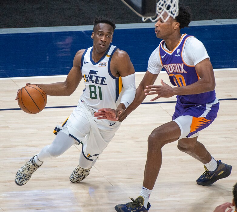 (Rick Egan | The Salt Lake Tribune)  Utah Jazz guard Miye Oni (81) takes the ball inside, as Phoenix Suns center Damian Jones (30) defends, in preseason NBA action between Utah Jazz and Phoenix Suns at Vivint SmartHome Area, on Saturday, Dec. 12, 2020.