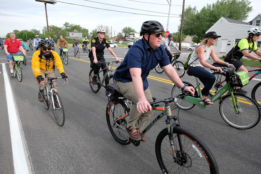 (Francisco Kjolseth  |  The Salt Lake Tribune)  People join Salt Lake City Mayor Jackie Biskupski on Thursday, May 16, 2019, as part of the annual MayorÕs Bike to Work Day.
