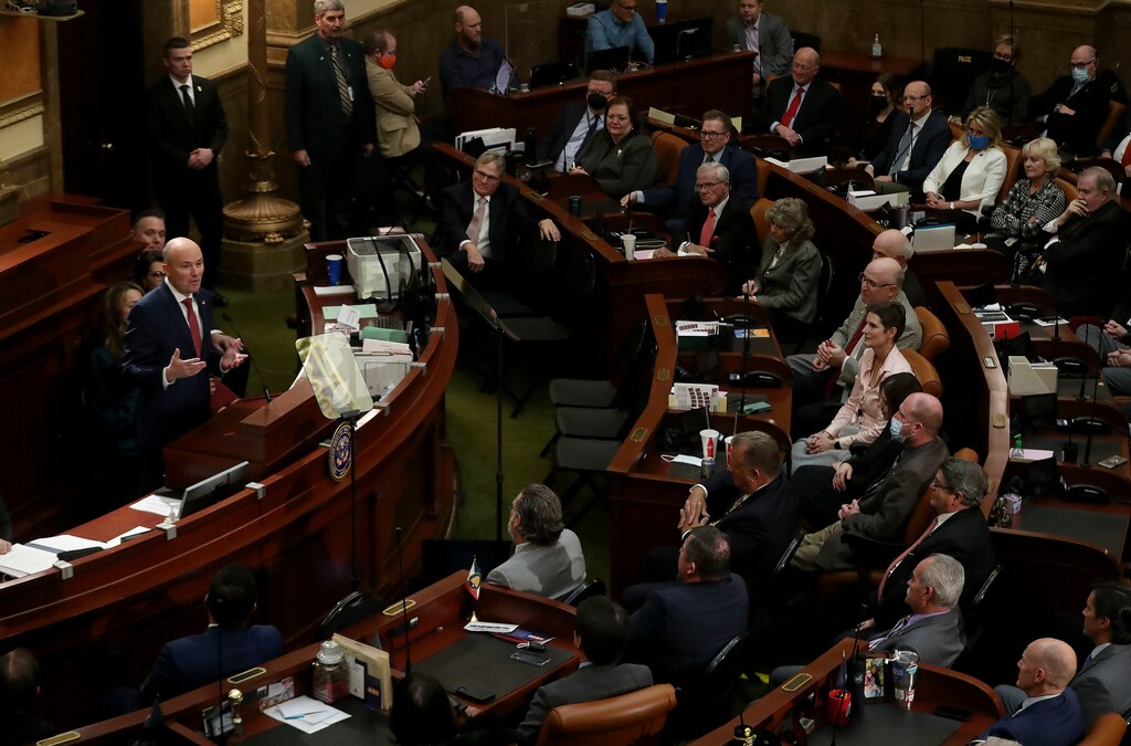 (Laura Seitz | Pool) Gov. Spencer Cox delivers his 2022 State of the State address to all Utahns, House and Senate members, Utah Supreme Court Justices, State Auditor, State Treasurer and Utah Attorney General at the Capitol in Salt Lake City on Thursday, Jan. 20, 2022.