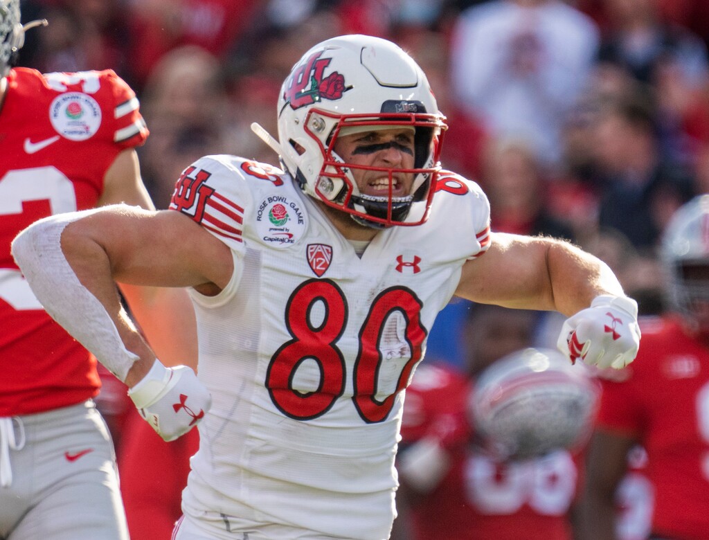 (Rick Egan | The Salt Lake Tribune) Utah tight end Brant Kuithe (80) celebrates after making a big catch for the Utes, in the action, between Utah Utes and Ohio State Buckeyes in the Rose Bowl in Pasadena, Calif., on Saturday, Jan. 1, 2022.
