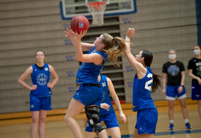 (Francisco Kjolseth  | The Salt Lake Tribune) Halle Duft goes up for a shot as the Fremont girls basketball team runs through drills on Wednesday, Feb. 24, 2021.
