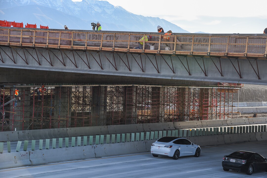 (Francisco Kjolseth  |  The Salt Lake Tribune)  UDOT completes the first stage of the new Triumph Blvd bridge in Lehi, opening East to West traffic on Thursday, Nov. 1, 2018, as part of the I-15 Technology Corridor Project.