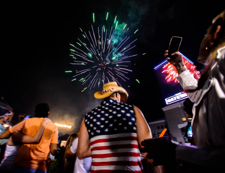 (Trent Nelson  |  The Salt Lake Tribune) Fireworks at a July Fourth celebration at the Gateway in Salt Lake City, Thursday July 4, 2019. Many cities are restricting fireworks this year due to dry conditions and the increased wildfire threat.