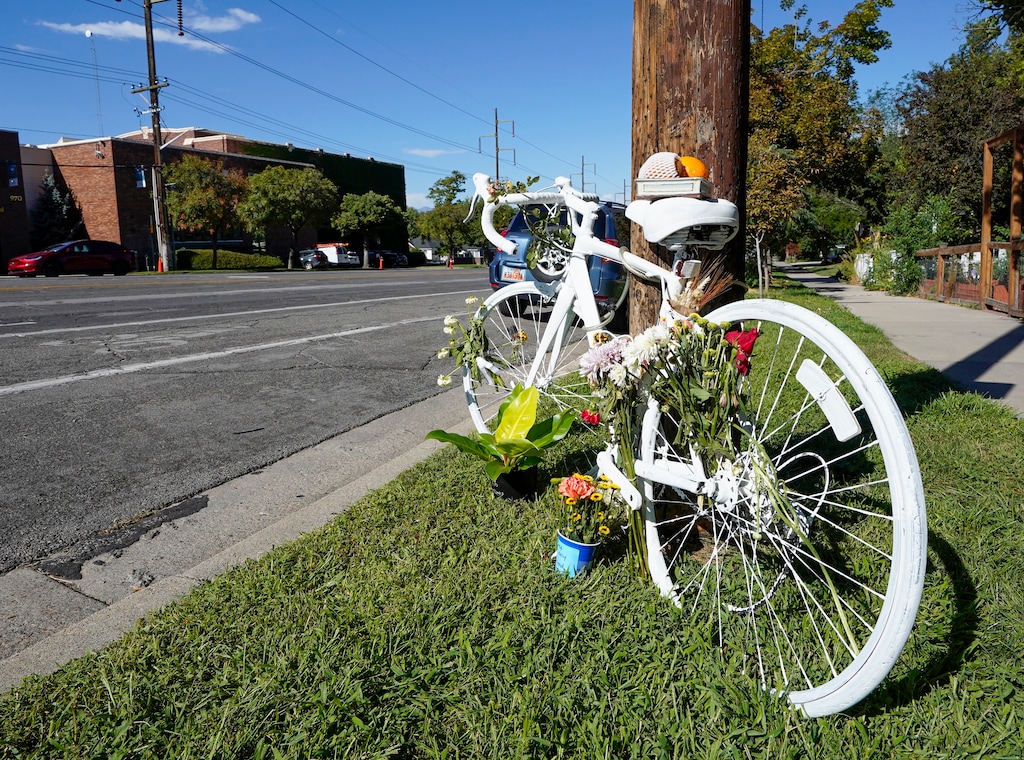 (Chris Samuels | The Salt Lake Tribune) A memorial is placed on 800 South for a biker killed in a crash in Salt Lake City, Thursday, Aug. 27, 2026.