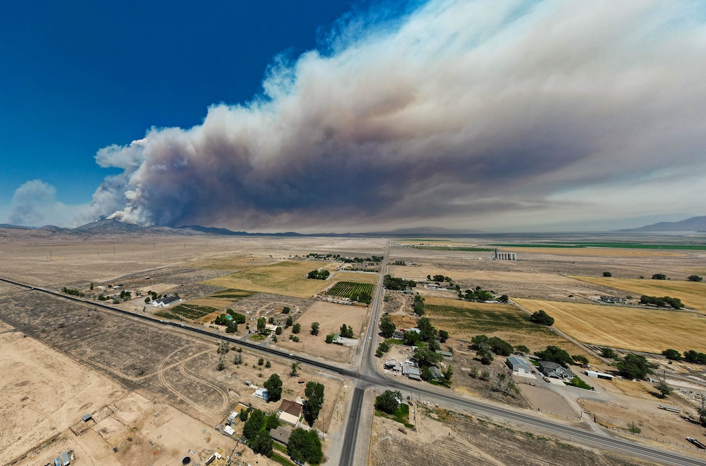 (Francisco Kjolseth | The Salt Lake Tribune) The Iron Fire burns west of Elberta in Juab County on Monday, June 22, 2026. Started near the town of Eureka, which was evacuated over the weekend, remained zero contained as crews battled shifting winds. 