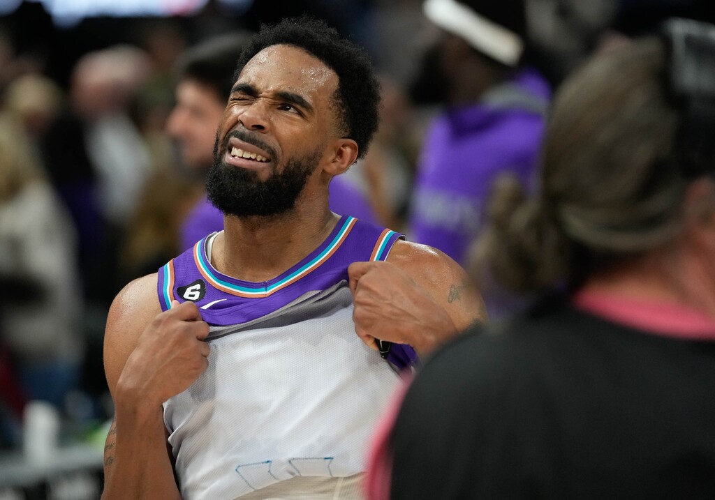 (Francisco Kjolseth | The Salt Lake Tribune) Utah Jazz guard Mike Conley (11) grimaces after a narrow defeat 117-115 against the Sacramento Kings in NBA basketball at Vivint Arena in Salt Lake City on Tuesday, Jan. 3, 2023.