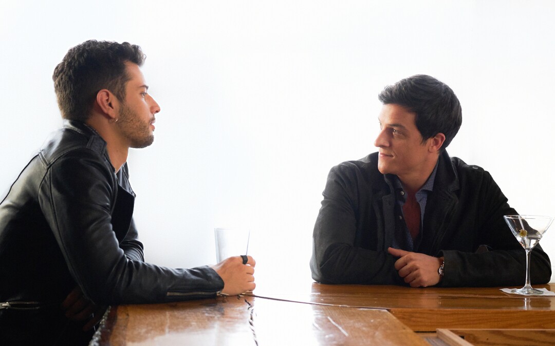 (Courtesy of Bob Mahoney/The CW) Rafael De La Fuente as Sammy Jo and James Mackay as Steven in “Dynasty.”