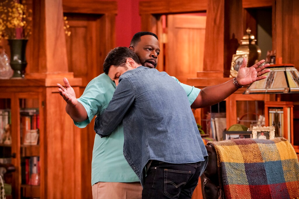 (Photo courtesy Bill Inoshita/CBS) Cedric the Entertainer and Max Greenfield in “The Neighborhood.”