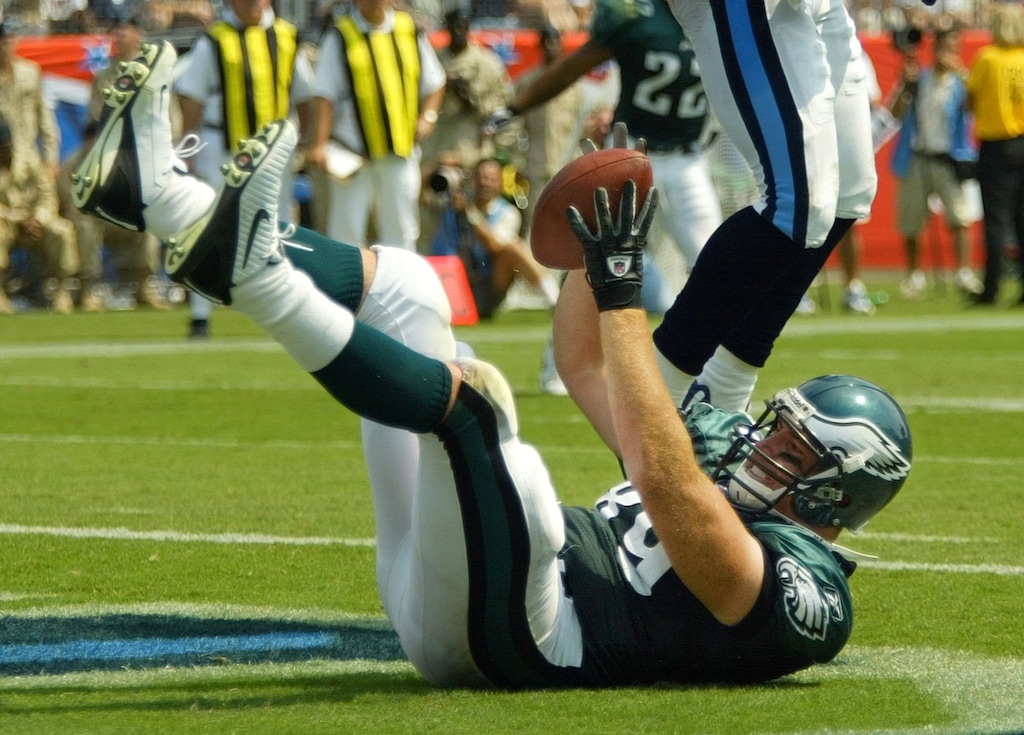 (AP Photo/John Russell) Philadelphia Eagles tight end Chad Lewis (89) celebrates his touchdown catch in the second quarter on Sunday, Sept. 8, 2002 in Nashville, Tenn.