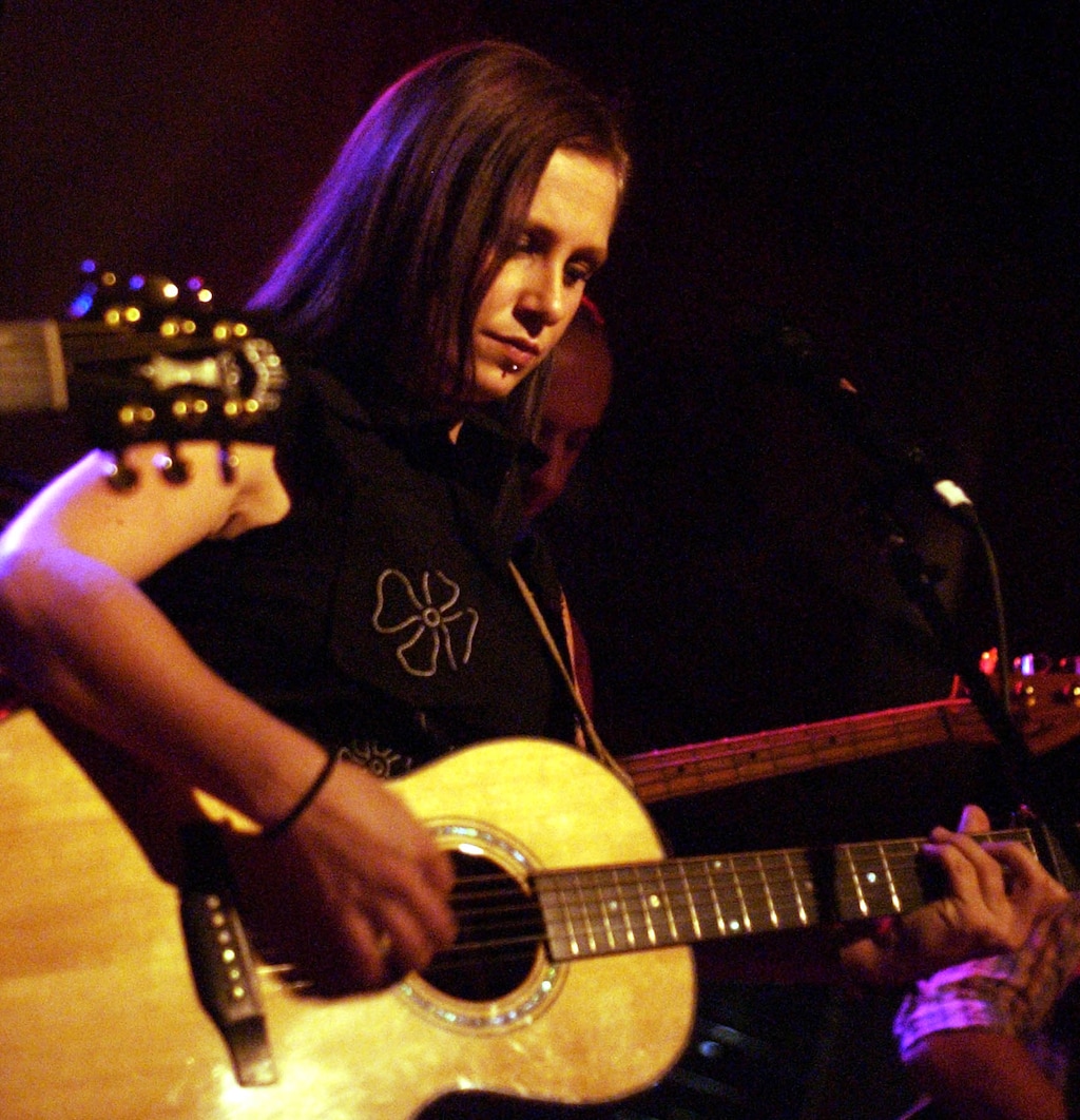 Salt Lake City -- Kasey Chambers live in concert at the Zephyr Club..Ryan Galbraith/photograph6/19/03, 10:56:15 PM