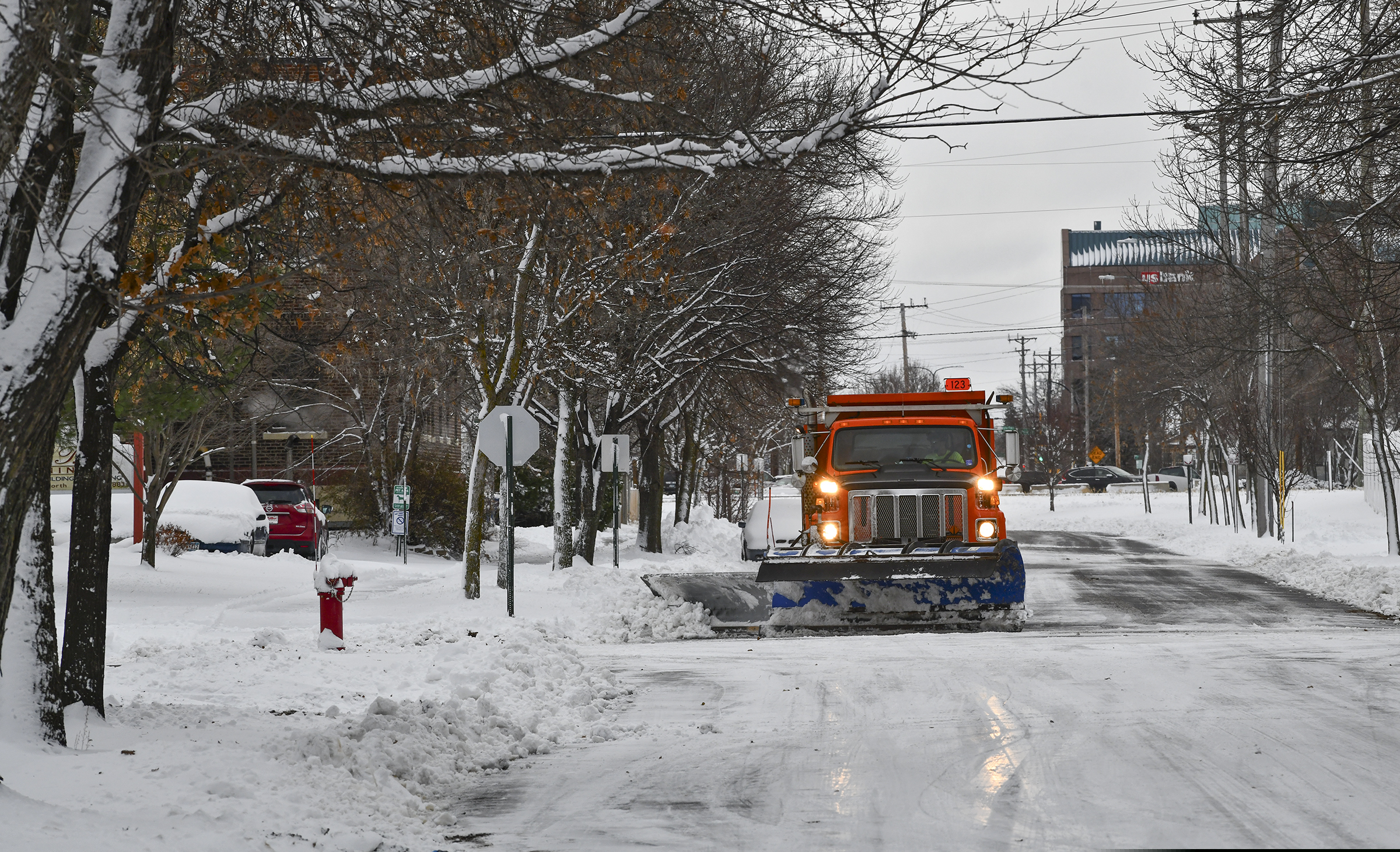 Winter storm across U.S. threatens to scramble Thanksgiving travel plans