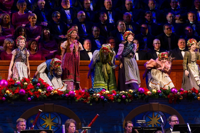 (Alex Gallivan | Special to the Tribune) Christmas with Mormon Tabernacle Choir featuring Rolando Villazón at The LDS Church Conference Center in Salt Lake City, Thursday,Dec 082016