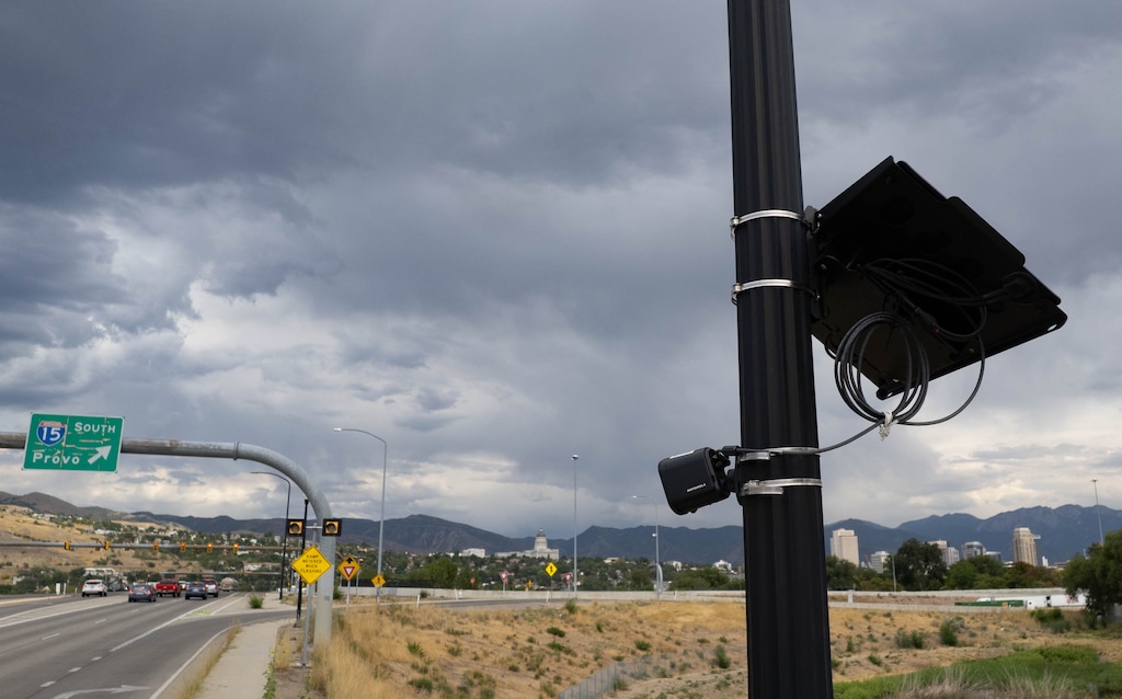 (Francisco Kjolseth | The Salt Lake Tribune) An automatic license plate reader is pictured along 600 North and Interstate 15 in Salt Lake City on Monday, Aug. 24, 2026.