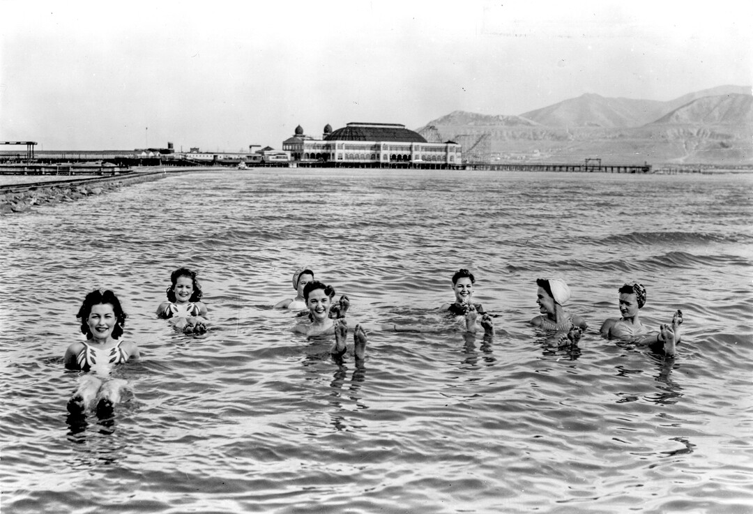 (Utah State Historical Society) Great Salt Lake bathers at Saltair pose for a photograph during Utah Centennial celebration holiday, July 24, 1947.