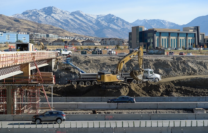 (Francisco Kjolseth  |  The Salt Lake Tribune)  UDOT completes the first stage of the new Triumph Blvd bridge in Lehi, opening East to West traffic on Thursday, Nov. 1, 2018, as part of the I-15 Technology Corridor Project.