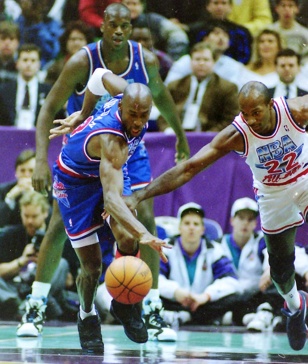 (Steve Griffin | Tribune file photo) Michael Jordan, left, keeps the ball away from Clyde Drexler (22) during the 1993 All-Star Game at the Delta Center in Salt Lake City, Sunday, Feb. 21, 1993.