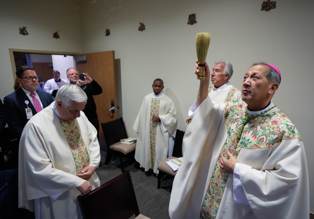 (Francisco Kjolseth | The Salt Lake Tribune) Bishop Oscar Solis, leader of the Catholic Diocese of Salt Lake City, gives a dedication Mass and blessing of the small chapel at Holy Cross Hospital —Mountain Point in Lehi on Wednesday, Dec. 3, 2025.
