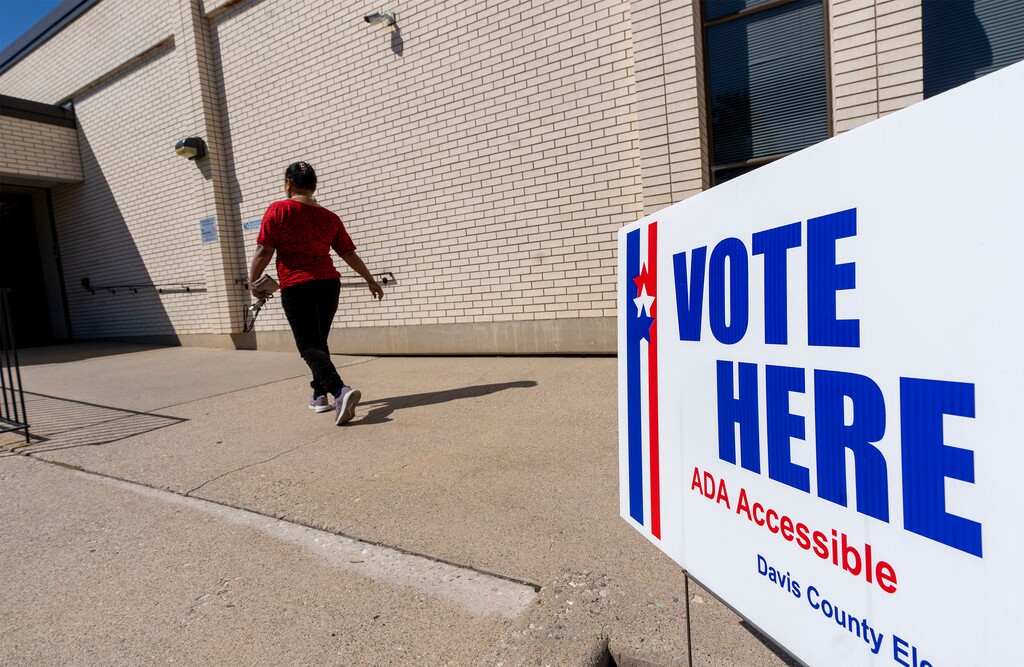 (Rick Egan | The Salt Lake Tribune)  Primary voting at the Bountiful City Library, on Tuesday, Sept. 5, 2023.
