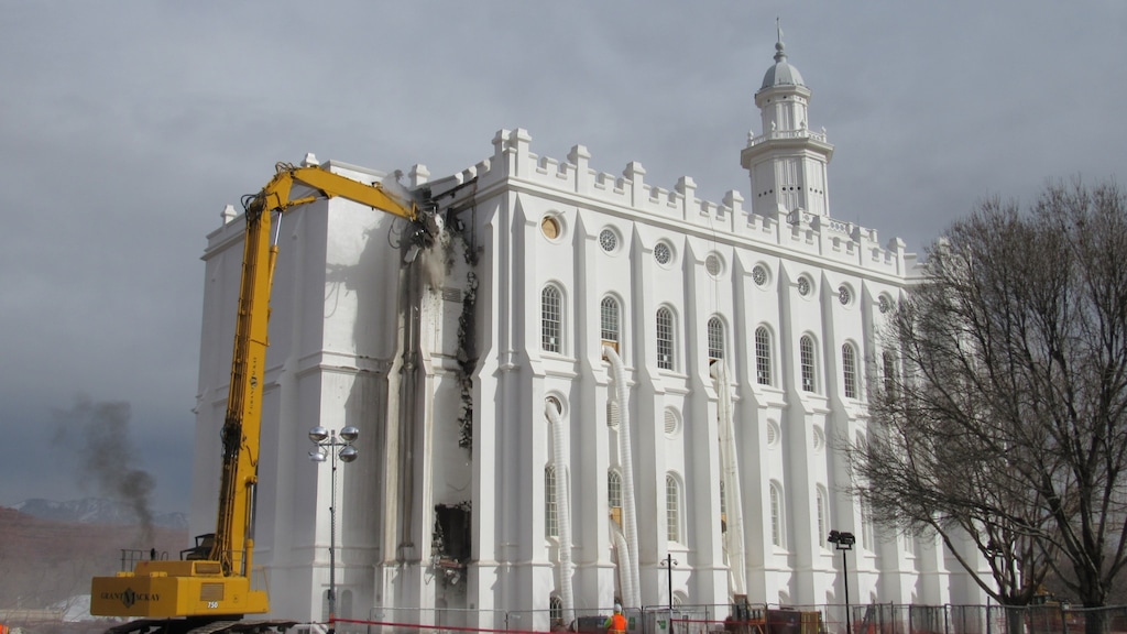 (Photo courtesy of The Church of Jesus Christ of Latter-day Saints)
Removal of the west end of the St. George Temple, added in the 1970s to accommodate an elevator, begins Jan. 20, 2020 in St. George. A new addition with an updated elevator and utilities system will go in its place. The anticipated completion of renovation on the temple is 2022.
