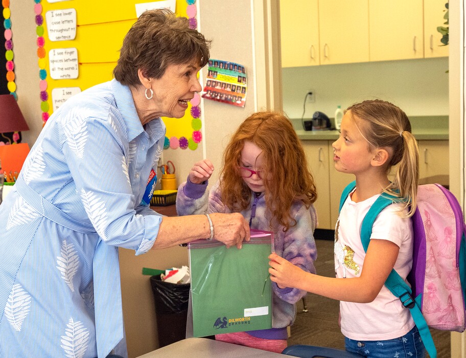 (Rick Egan | The Salt Lake Tribune) Louise Bitner visits with her students, on her last day as a teacher at Dilworth Elementary School, on Friday, June 3, 2022. State lawmakers have moved to get rid of letter grades that are currently assigned to every public school in the state each year.