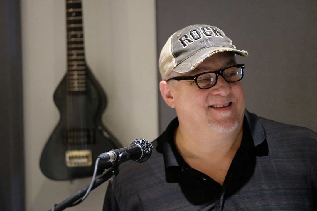 (Francisco Kjolseth  |  The Salt Lake Tribune)  Steve Auerbach, Executive Director of MusicGarage.org, in Sugarhouse, joins students in a jam session as he takes them on a brief break from rock and roll to teach them a little blues while jamming together on Monday, May 20, 2019.